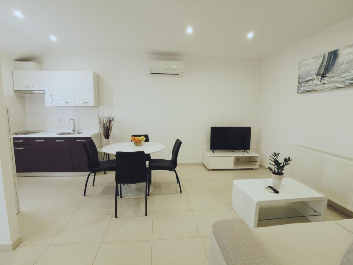Apartment David Funtana Extérieur photo